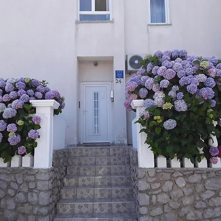 Tolles Meri 3 Mit Grill Und Garten Apartment Mali Losinj